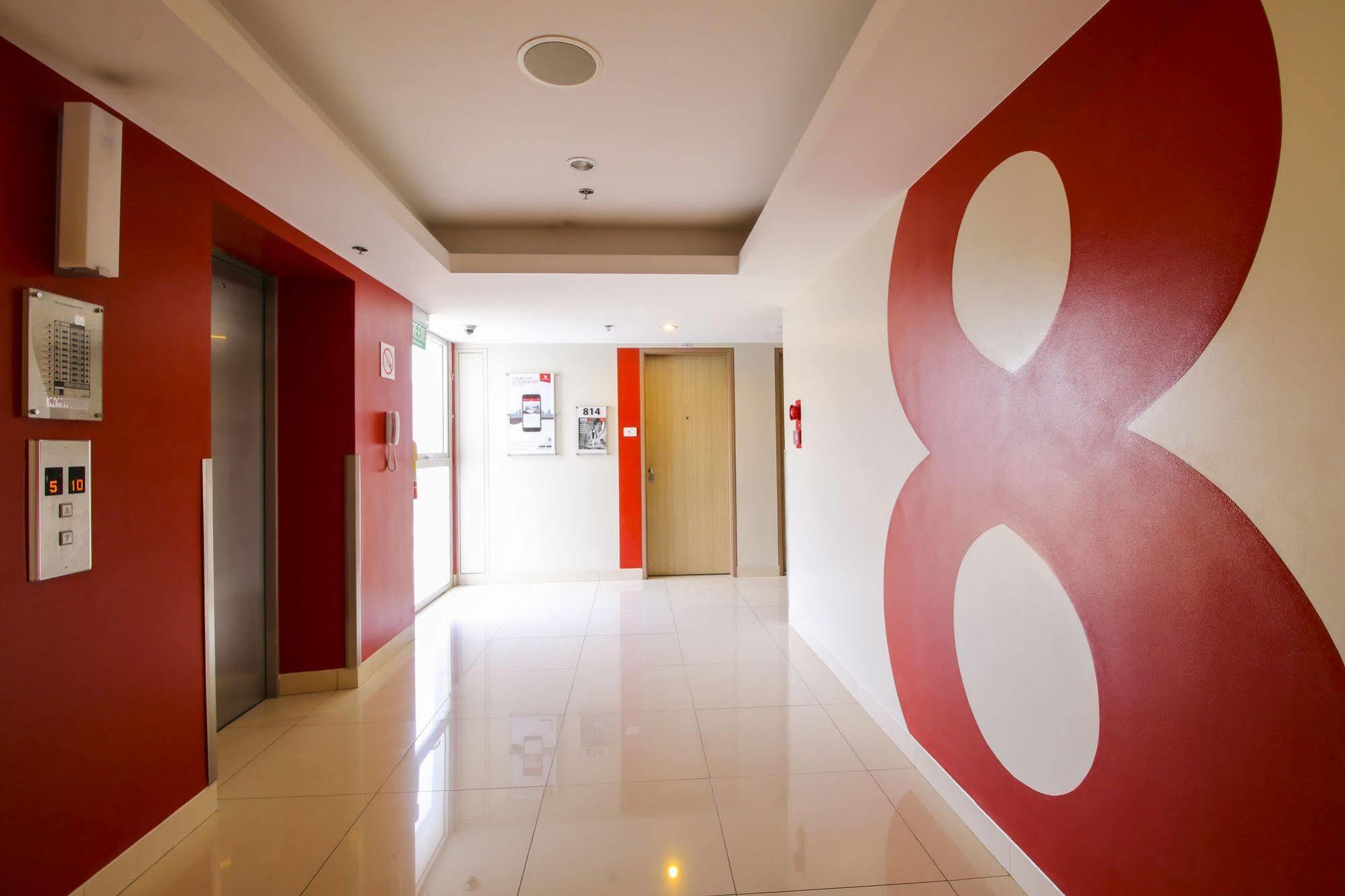 Hotel Red Planet